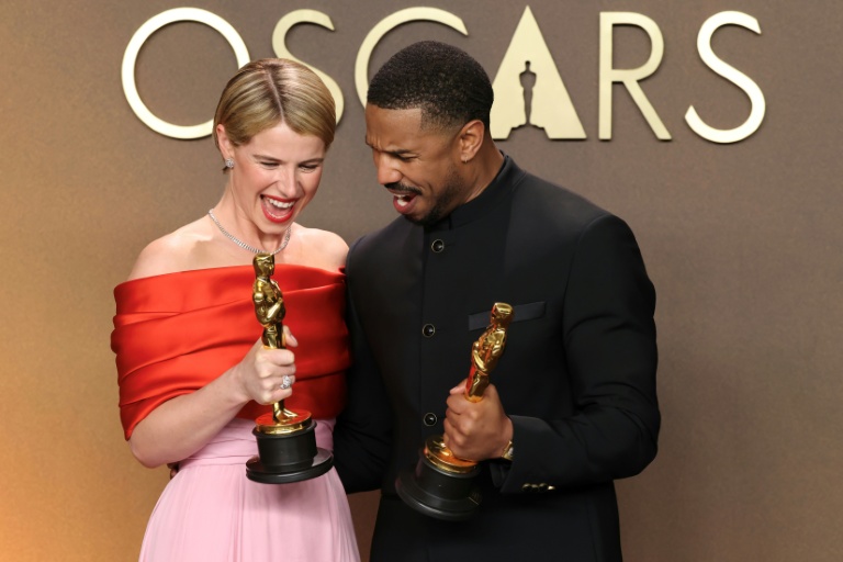 L'Irlandaise Jessie Buckley, lauréate de l'Oscar de la meilleure actrice pour 