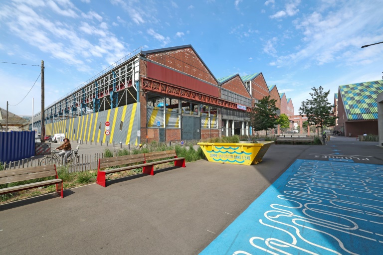 L'ancienne usine monumentale Fives Cail Babcock (FCB) rénovée en éco-quartier Fives Cail après désamiantage, le 21 mai 2025 à Lille, dans le nord de la France