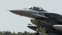 Un chasseur F-16V nouvellement acquis atterrit à la base aérienne de Chihhang, à Taitung, à Taïwan, le 2 octobre 2026