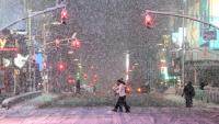 Chute de neige sur Times Square à New York le 22 février 2026 