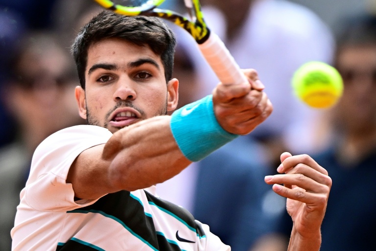 L'Espagnol Carlos Alcaraz lors de la finale de Roland-Garros contre l'Italien Jannik Sinner, le 8 juin 2025 à Paris