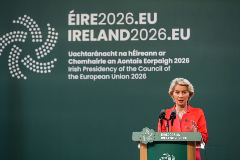 Les discussions visant à résoudre les tensions commerciales entre l'Union européenne et la Chine doivent parvenir à des résultats, sans quoi les 27 devront agir pour protéger leurs entreprises, a mis en garde vendredi la cheffe de l'exécutif européen Ursula von der Leyen