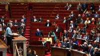 La Première ministre Elisabeth Borne à la tribune de l'Assemblée nationale avant le vote de deux motions de censure, le 20 mars 2023