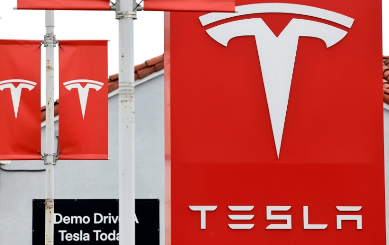 Le constructeur automobile américain Tesla va rappeler 2,9 millions de ses véhicules en Chine en raison d'inquiétudes concernant des portes qui pourraient être difficiles à ouvrir en cas d'urgence