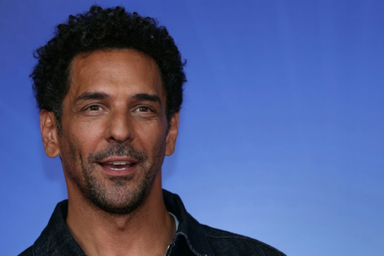 Tomer Sisley pose lors d'un photocall dans les locaux de TF1 à Boulogne-Billancourt, le 18 juin 2026