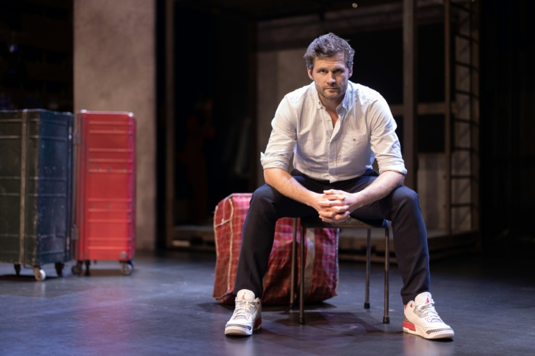 Alexis Michalik le 19 juin 2024, au théâtre de la Renaissance à Paris