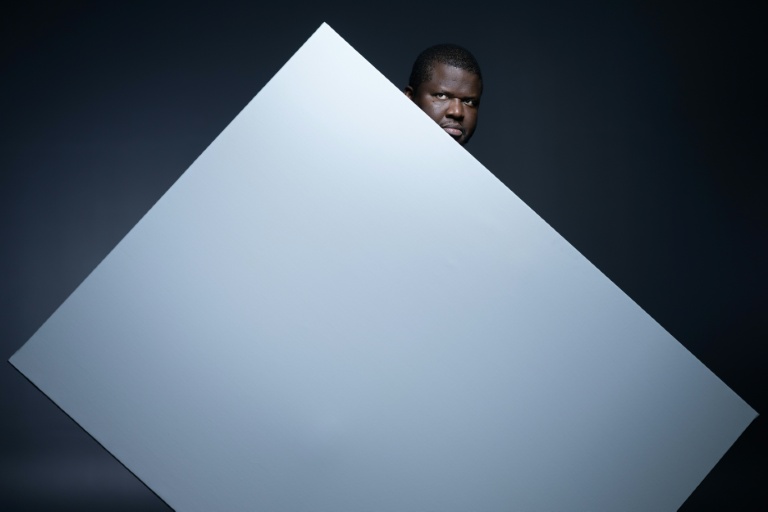 L'auteur canado-haïtien Thélyson Orélien pose à Paris le 8 septembre 2026