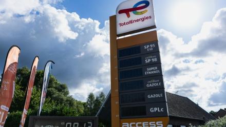 TotalEnergies a dévoilé jeudi un bénéfice net record de 8,3 milliards de dollars pour le troisième trimestre