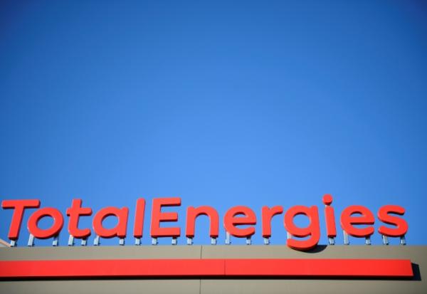 TotalEnergies a dévoilé jeudi un bénéfice net record de 8,3 milliards de dollars pour le troisième trimestre, contre 3,7 milliards de dollars sur la même période l'an passé