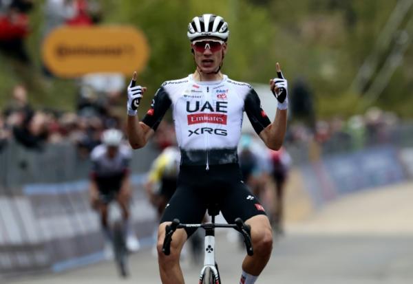 L'espagnol Juan Ayuso, vainqueur de la 7e étape du Giro, le 16 mai 2025 à Tagliacozzo 