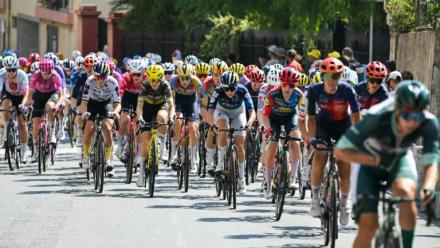 Les coureuses du Tour de France lors du départ de la dernière étape, le 9 août 2026 à Nice