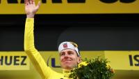 Le maillot jaune Tadej Pogacar, vainqueur de la première des deux arrivées à l'Alpe d'Huez, lors de la 20e étape, le 25 juillet 2026