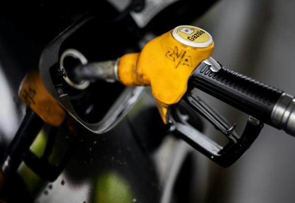 Depuis que le litre de gazole a franchi la barre des 2 euros en mars, les Français ont tendance à délaisser leur voiture et trouvent d'autres solutions pour se déplacer
