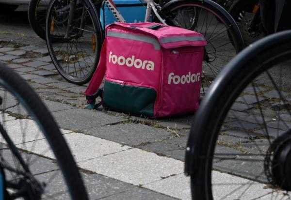Foodora, plateforme allemande de livraison de repas, qui n'exerce plus en France depuis 2018, a accepté une amende de 200.000 euros pour travail dissimulé lors d'une audience de plaider-coupable