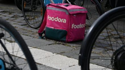 Foodora, plateforme allemande de livraison de repas, qui n'exerce plus en France depuis 2018, a accepté une amende de 200.000 euros pour travail dissimulé lors d'une audience de plaider-coupable
