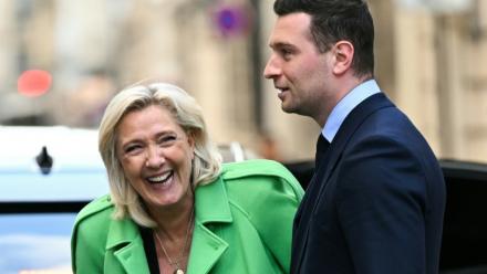 La présidente du groupe RN à l'Assemblée nationale Marine Le Pen et le président du parti Jordan Bardella, à Paris le 11 mars 2026