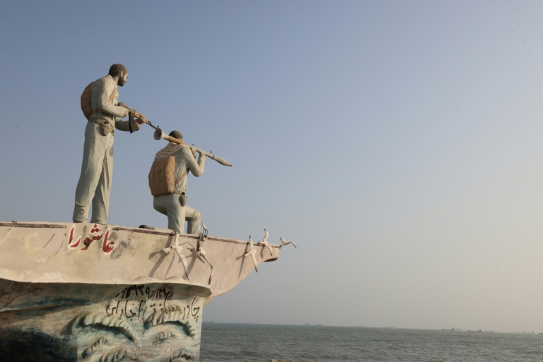 Une sculpture guerrière dans le port iranien de Bandar Abbas le 10 août 2026