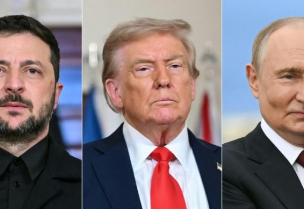 Ce combo montre de gauche à droite le président ukrainien Volodymyr Zelensky et le président américain Donald Trump à Washington, le 18 août 2025, et le président russe Vladimir Poutine à Anchorage, en Alaska, le 15 août 2025