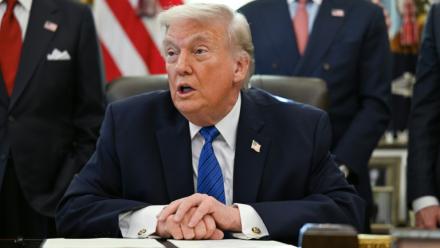 Le président américain Donald Trump dans le Bureau ovale de la Maison Blanche à Washington, le 30 janvier 2026