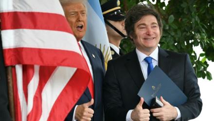 Le président américain Donald Trump recçoit son homologue argentin Javier Milei le 14 octobre 2025 à la Maison Blanche