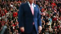 Le président américain Donald Trump lors d'un meeting à Park City, dans le Kansas (centre), le 19 octobre 2026