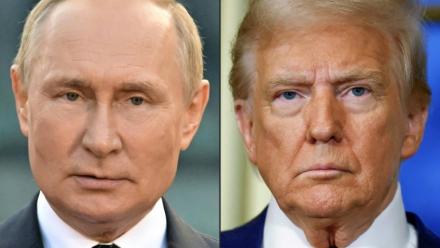 Un combo photo montrant le président russe Vladimir Poutine (à gauche) aux côtés du président américain Donald Trump (à droite)