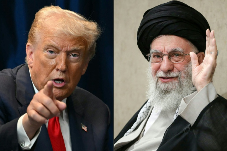 Montage réalisé le 20 février 2026 montrant le président américain Donald Trump (G) lors d’une réunion à Kuala Lumpur, le 26 octobre 2025, et une photo diffusée par le bureau du guide suprême iranien, l’ayatollah Ali Khamenei, lors d’une cérémonie à Téhéran, le 24 août 2025 
