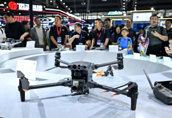 Un drone DJI au salon du drone de Shenzhen en Chine, le 21 mai 2026