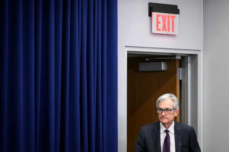 Le président de la Réserve fédérale américaine (Fed) Jerome Powell arrive pour une conférence de presse, à Washington le 30 juillet 2025