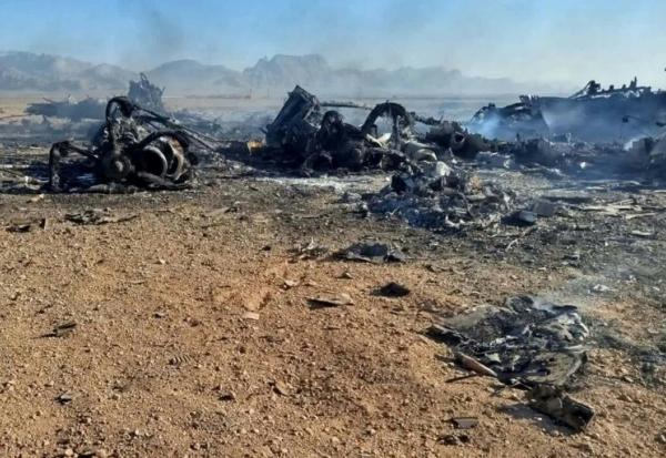 Cette photo distribuée par le site officiel des Gardiens de la Révolution, Sepah News, le 5 avril 2026, montre ce qu'il présente comme des débris d'un appareil américain abattu dans le centre de l'Iran 