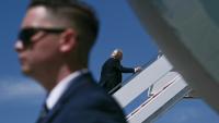 Le président américain Donald Trump embarque à bord d'Air Force One à destination de Pékin, le 12 mai 2026