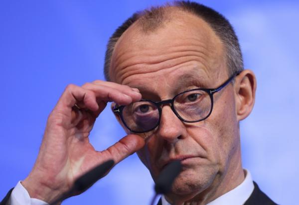 Le chancelier allemand Friedrich Merz lors du sommet de la mer du Nord sur l'énergie, le 26 janvier 2026, à l'hôtel de ville de Hambourg, en Allemagne