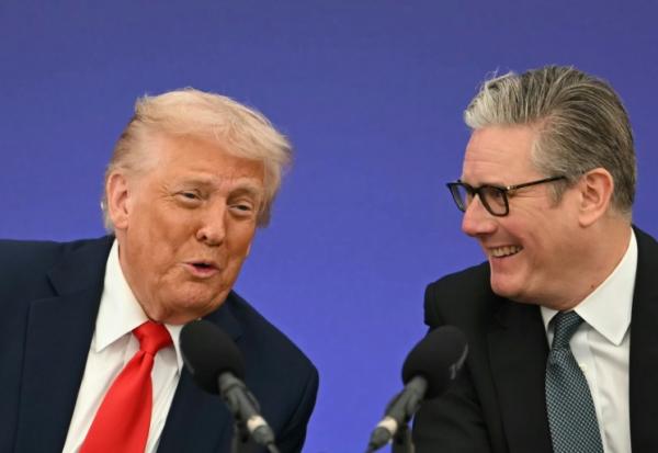 Le président américain Donald Trump et le Premier ministre britannique Keir Starmer lors de la signature de l'accord de coopération technologique à Chequers, en Angleterre, lors de la visite d'Etat de Trump le 18 septembre 2025