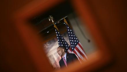 Le chef de la minorité démocrate à la Chambre des représentants américaine, Hakeem Jeffries, lors d'une conférence de presse au Capitole, à Washington, aux Etats-Unis, le 1er octobre 2025