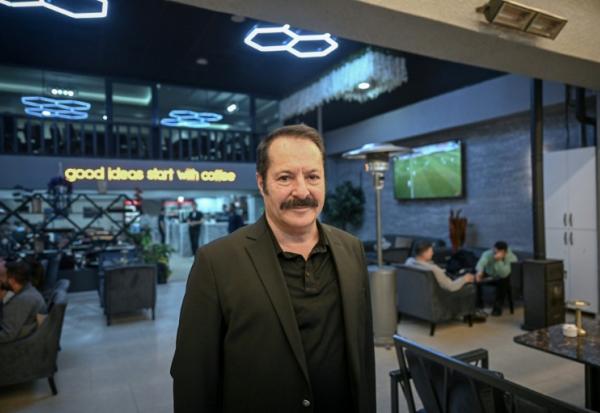 Le vice président de la chambre de commerce de Van, Fevzi Çeliktas, à Van en Turquie le 1er février 2026