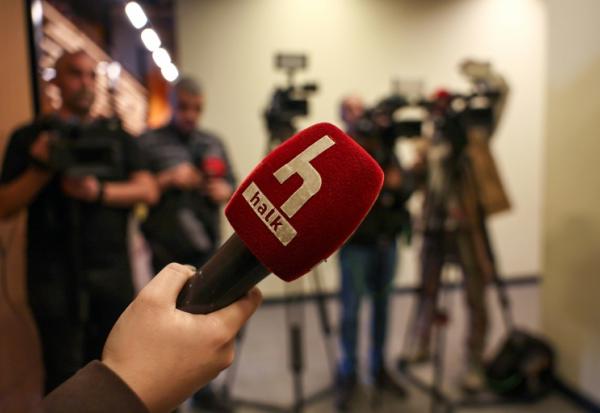 La police turque a pris le contrôle mercredi du siège de la principale télévision de l'opposition, Halk TV
