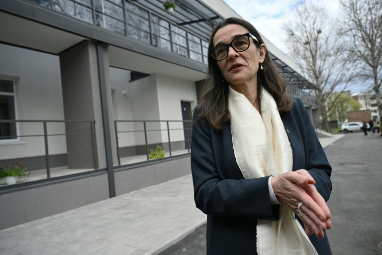 Bernadette Castel-Hollingsworth, la représentante en Ukraine du Haut Commissariat des Nations unies pour les réfugiés, lors d'un entretien à l'AFP le 25 avril 2026 à Slavoutytch dans le nord de l'Ukraine