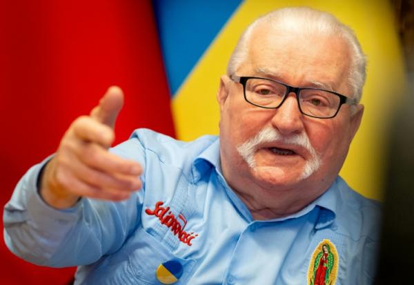 L'ancien président et lauréat du prix Nobel de la paix 1983, Lech Walesa, lors d'un entretien avec l'AFP dans son bureau du Centre européen de solidarité à Gdansk, le 23 février 2026 en Pologne