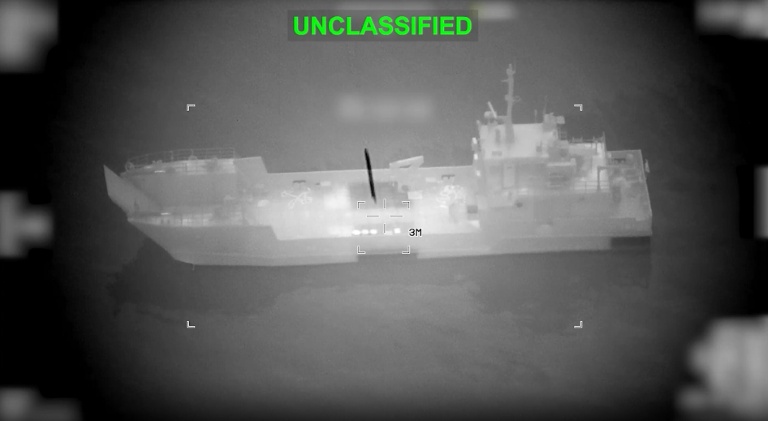 Cette capture d'écran obtenue auprès de l'armée américaine montre selon elle un navire iranien détruit 