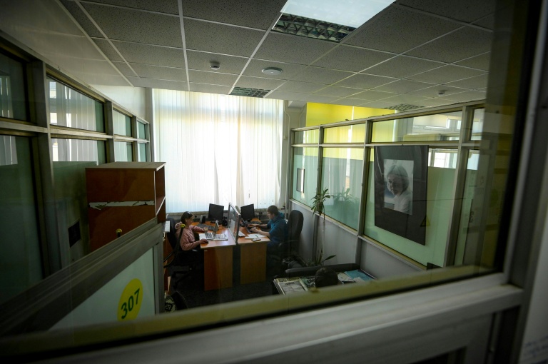 Des journalistes du journal indépendant russe Novaïa Gazeta dans les locaux de la rédaction à Moscou, le 24 mars 2021
