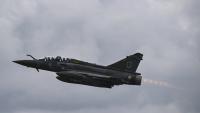 Un avion de chasse Mirage 2000D s'est écrasé près de Nancy, dans le nord-est de la France, au cours d'un vol d'entraînement, faisant au moins un mort dans l'équipage