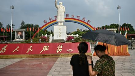 La statue de Mao Zedong sur la plage "l'Orient est rouge" à Nanjie, en Chine, le 20 août 2026
