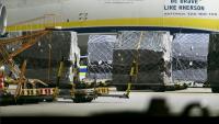 Des palettes de fret à proximité d'un Antonov ukrainien, à l'aéroport allemand de Leipzig-Halle, le 5 août 2026 (extrait d'une vidéo de News5)