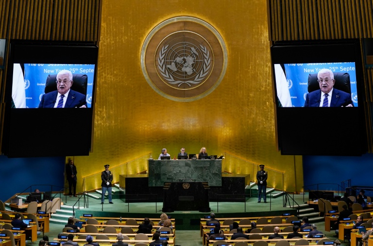 Le président palestinien Mahmoud Abbas s'exprime par vidéo lors d'un débat général au siège des Nations unies, à New York, le 25 septembre 2025