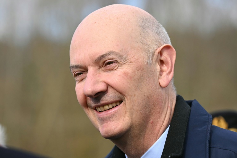 Roland Lescure, alors ministre de l'Industrie, le 12 février 2024 à Marcoussis, près de Paris
