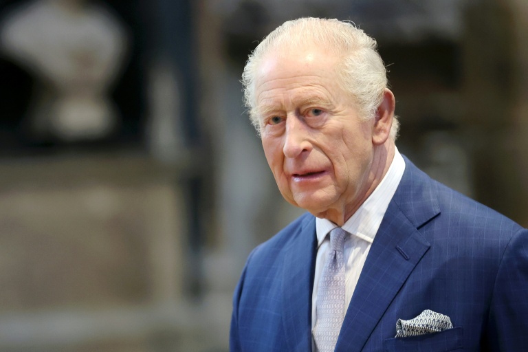Le roi Charles III arrive à l'abbaye de Westminster pour assister à un office de l'Avent, le 10 décembre 2025 à Londres