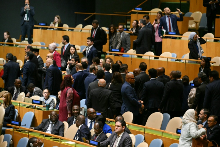 Départ de délégations diplomatiques de l'Assemblée générale de l'ONU à New York alors que Benjamin Netanyahu prend la parole à la tribune de l'ONU le 24 septembre 2026