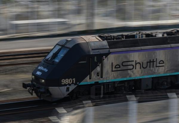 Une navette shuttle d'Eurotunnel à Coquelles, dans le Pas-de-Calais, le 4 avril 2025