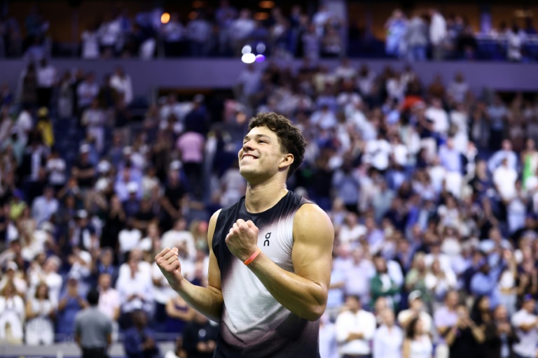 L'Américain Ben Shelton lors de son match contre son compatriote Frances Tiafoe en demi-finale de l'US Open, à New York, le 11 septembre 2026