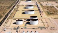 Vue aérienne des installations d'Exxon/Mobil le 13 août 2026 à Wink, au Texas. 